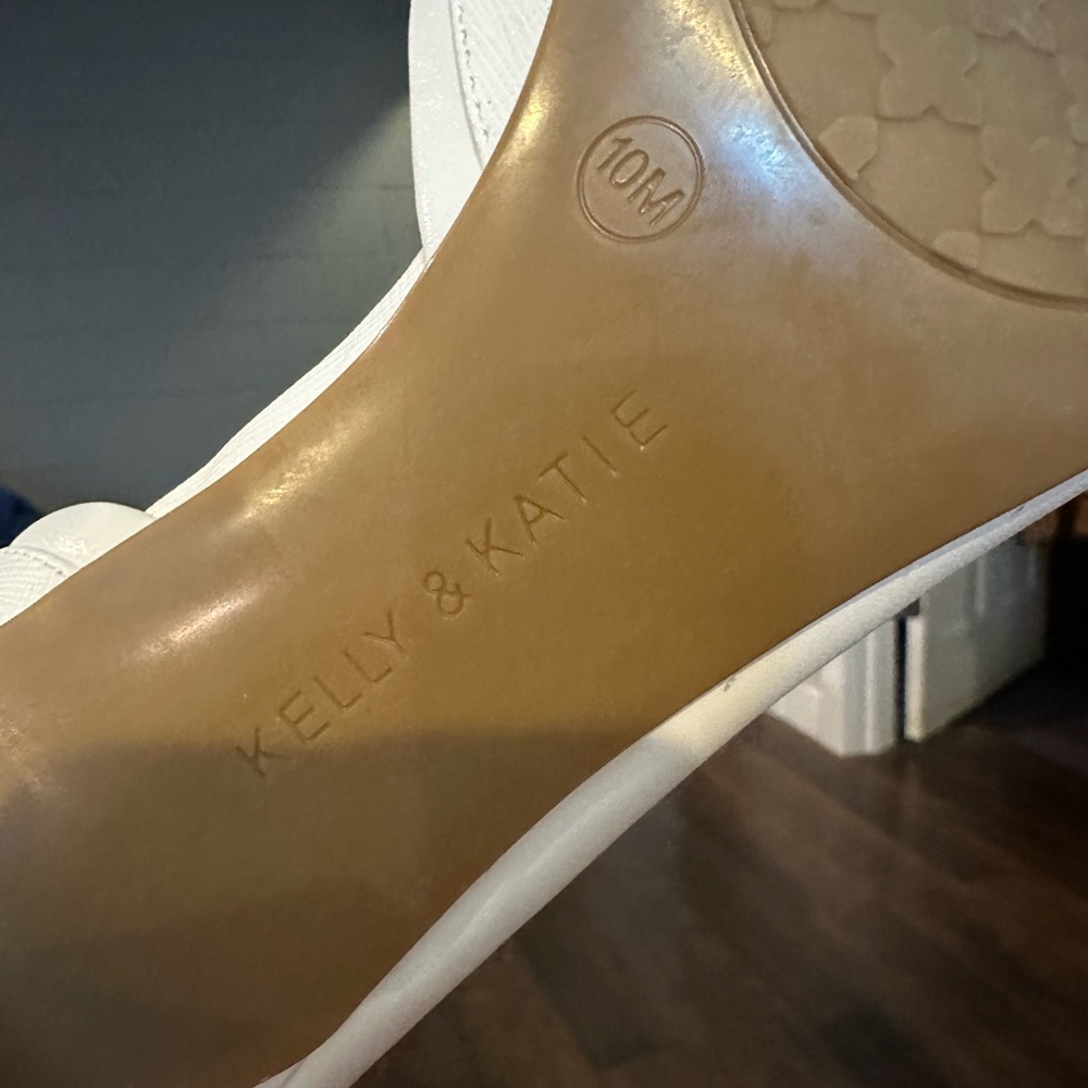 Kelly & Katie Shenna D’orsay Kitten Heels White Cream - Picture 6 of 7